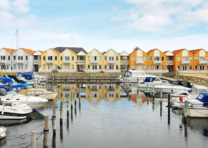 4 Person In Rudkobing-by Traum *